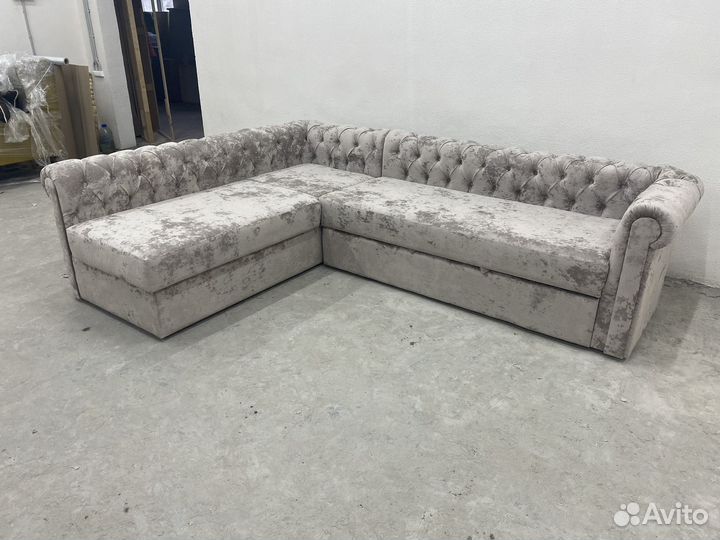 Диван в каретной стяжке