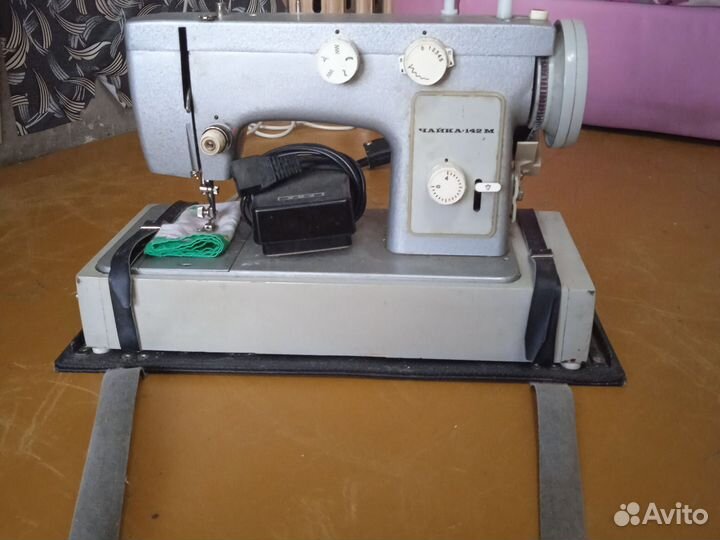 Швейная машина Чайка 142м бу
