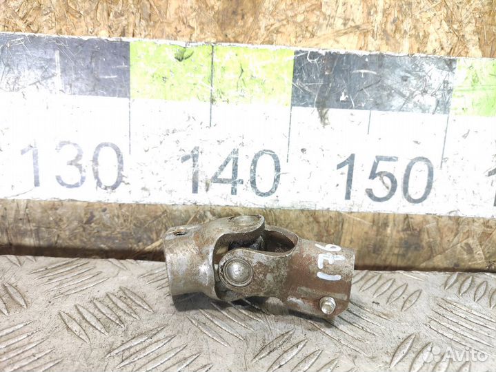 Кардан рулевой нижний Nissan Maxima a32