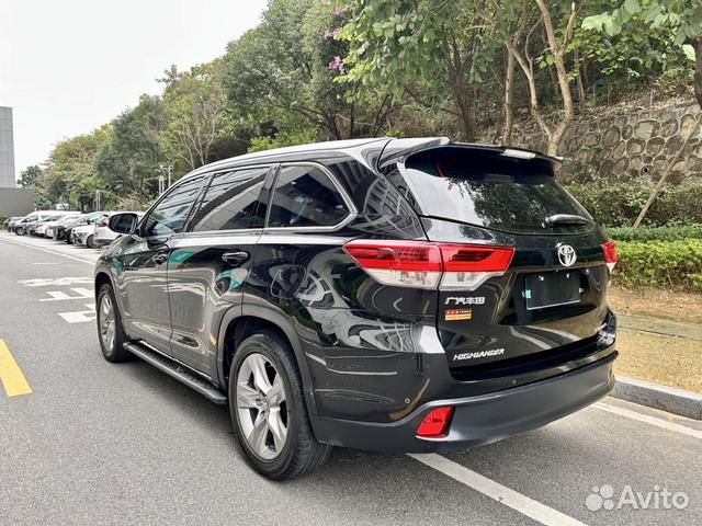 Toyota Highlander 2.0 AT, 2021, 31 000 км