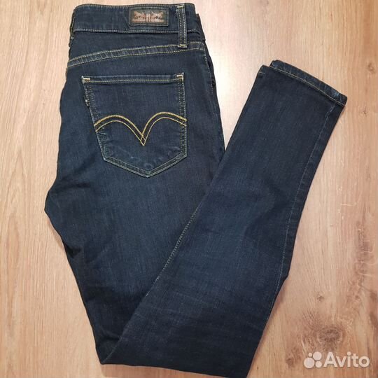 Джинсы Levi's