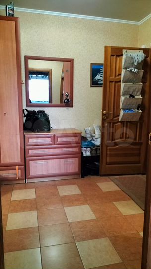 4-к. квартира, 93 м², 8/9 эт.