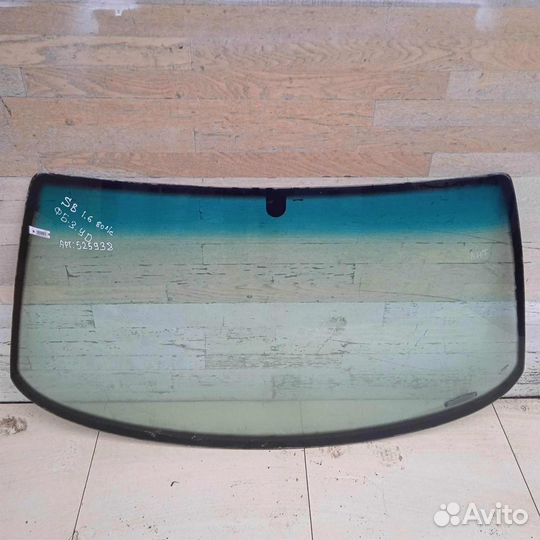 Лобовое стекло Volkswagen Passat B3