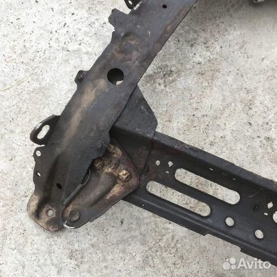 Балка подмоторная Рено Сценик