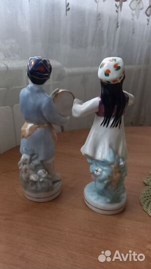 Фарфор статуэтка узбекский танцует Дулево