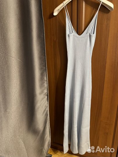 Голубое платье