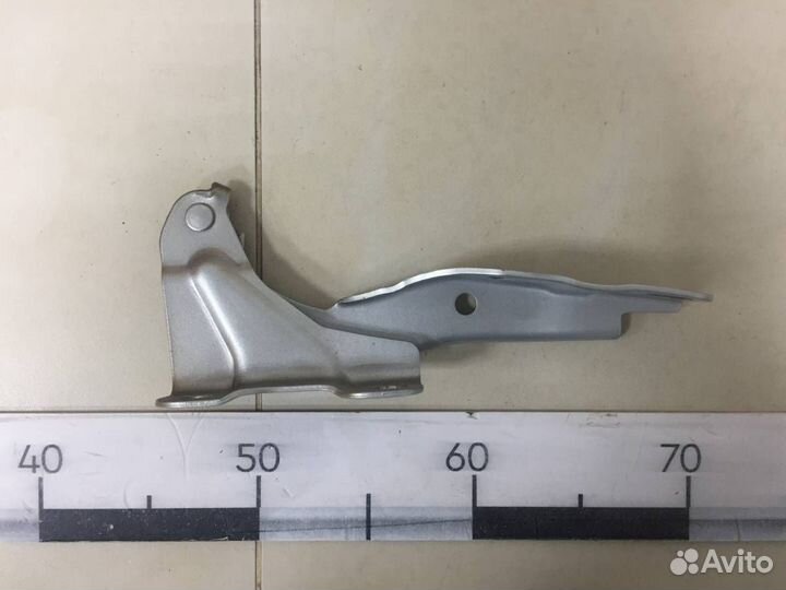 Петля капота левая Mitsubishi Pajero/Montero Sport