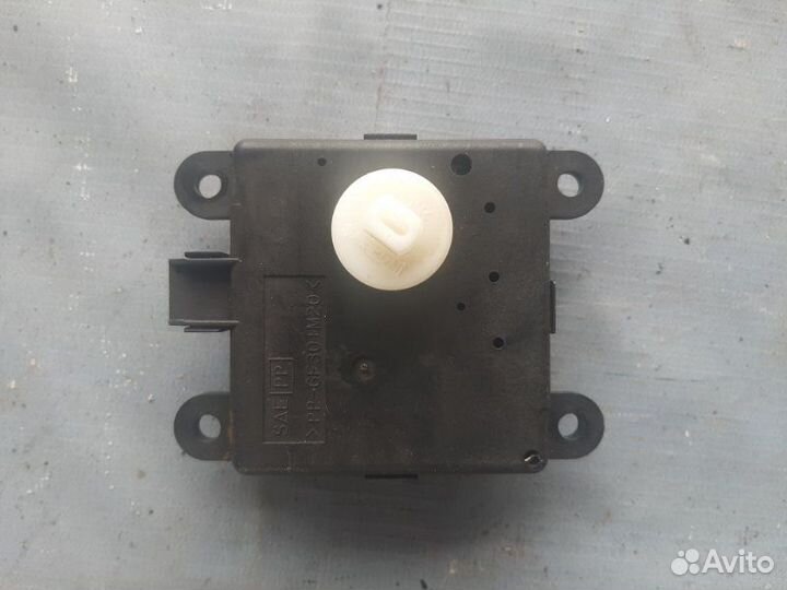 Сервопривод печки, моторчик заслонки отопителя