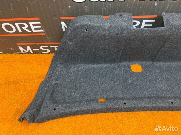 Обшивка крышки багажника Mercedes-Benz C-Class