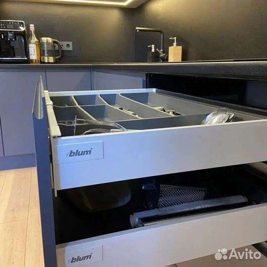 Кухонный гарнитур синяя эмаль