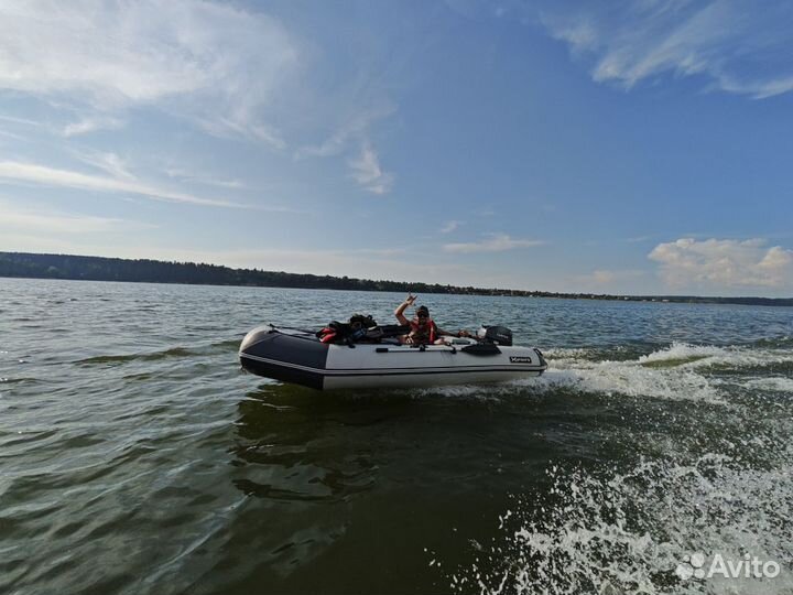 Продам лодку пвх Хатангу 350 с мотором Tarpon 9,9