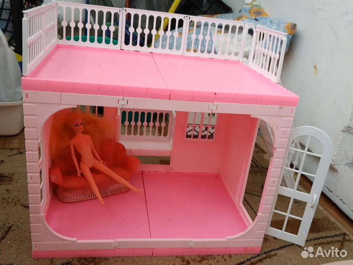 Кукольный дом + мебель + кукла