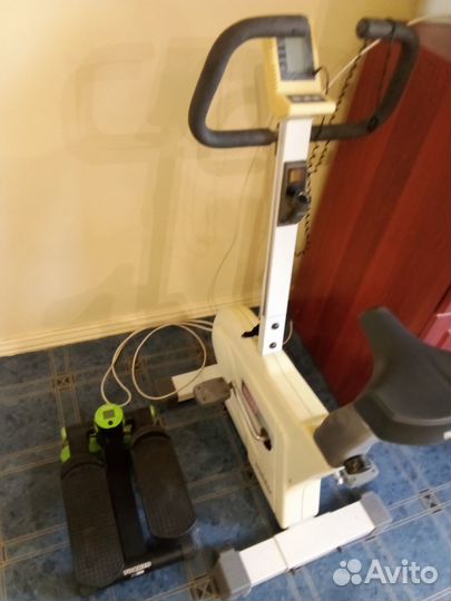 Велотренажер гребной тренажёр и боксёрский мешок