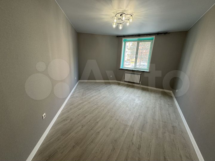 3-к. квартира, 80,5 м², 1/9 эт.