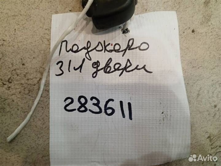 Кнопка стеклоподъемника Mitsubishi Pajero iO 1998