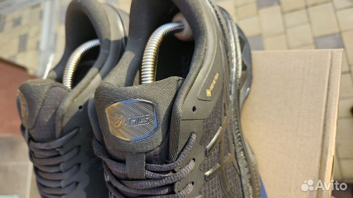 Кроссовки Asics