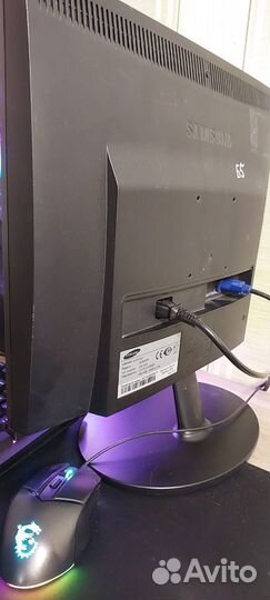 Монитор Samsung 19 дюймов (60гц) + провода