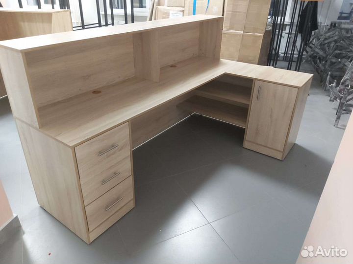 Стойка ресепшн,новая