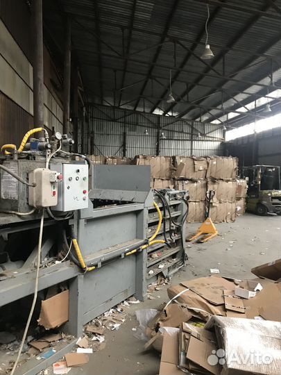 Пресс горизонтальный для макулатуры