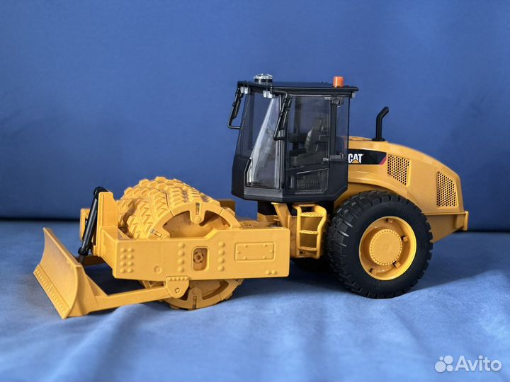 Вибрационный уплотнитель грунта Bruder CAT