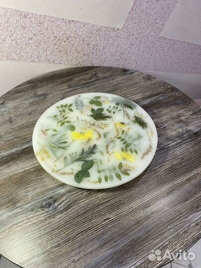 Вращающийся поднос из эпоксидной смолы