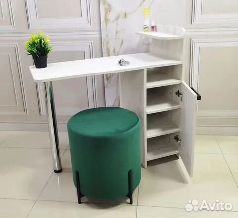 Макияжный стол