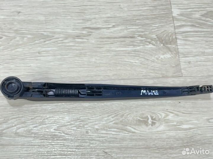 Поводок стеклоочистителя задний Bmw 523 универсал