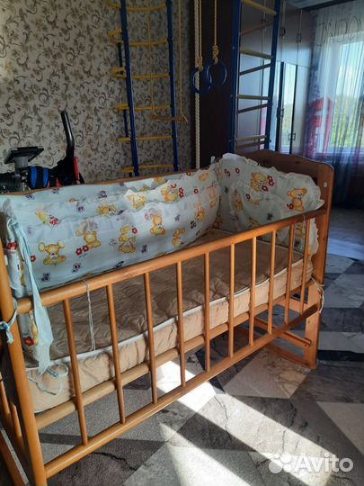 Кроватка с матрасом