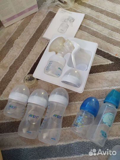 Молокоотсос с бутылками