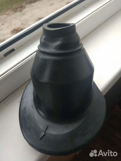 Пыльник рулевой колонки на Рено Лагуна 2