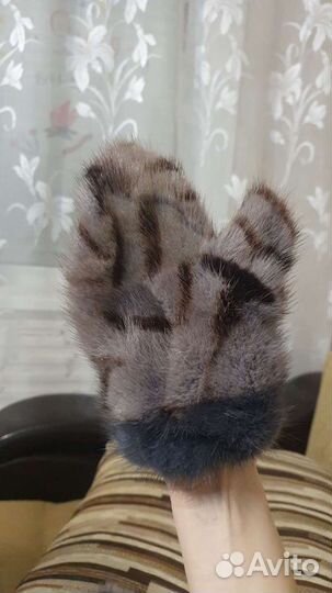 Норковые детские варежки