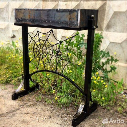 Мангал кованный с пауком арт.0207