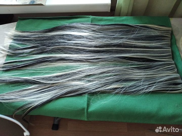 Волосы на заколках