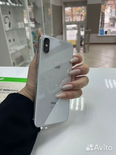 iPhone X, 64 ГБ