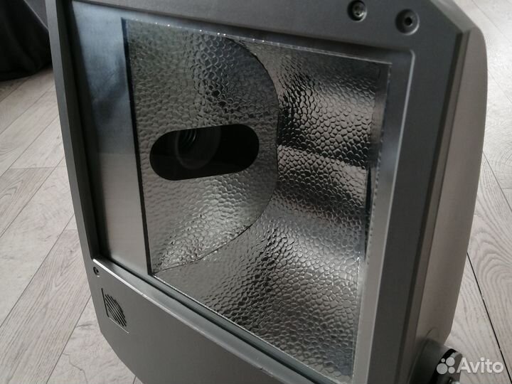 Прожектор заливающего света мощностью до 400Вт