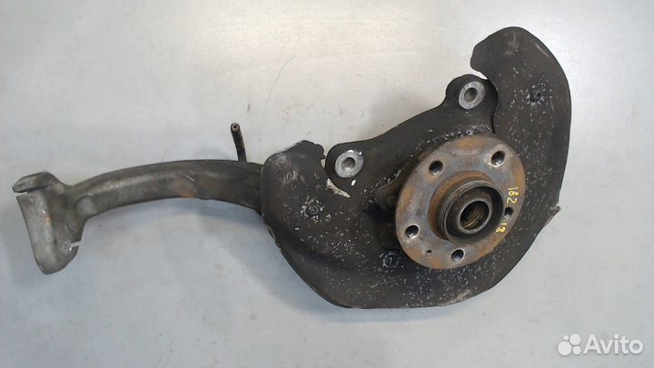 Поворотный кулак Audi Q5, 2010