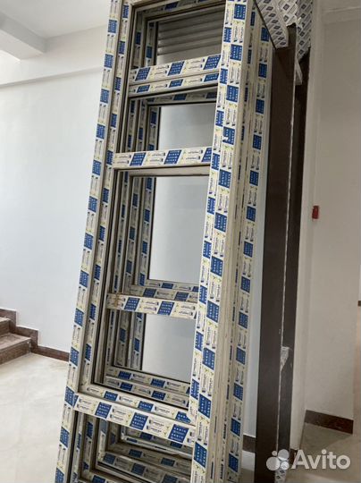 Дверь пластиковая,окна пластиковые