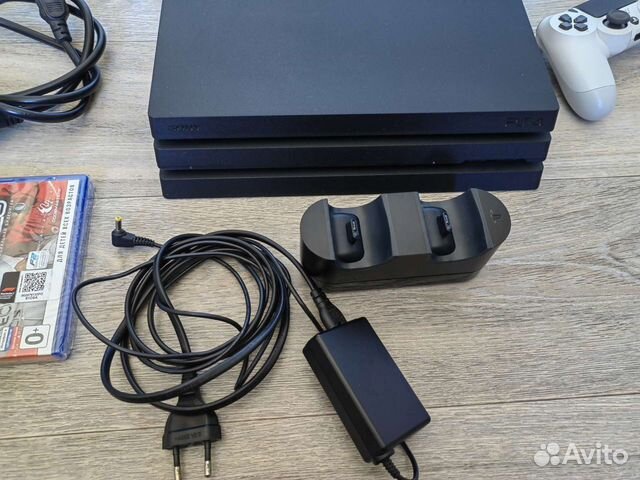 Sony PS4 Pro ( 1tb памяти ) в отличном состоянии