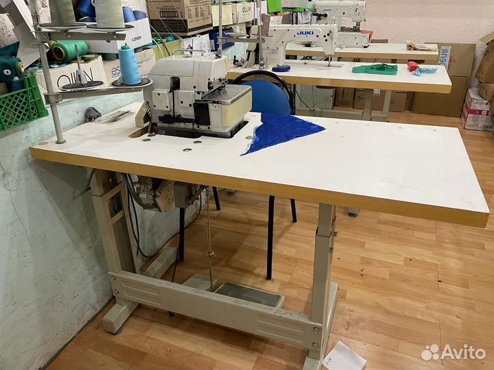 Продаю Оверлок type special 4-х нит. (голова+стол)