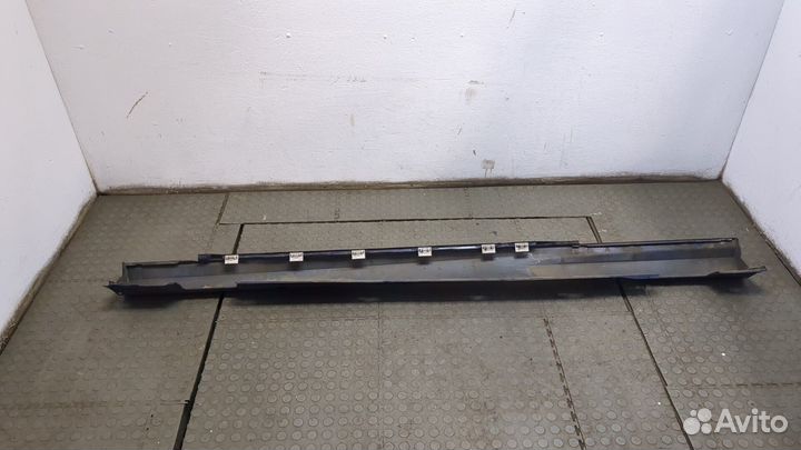 Накладка на порог правая передняя Mercedes C W204