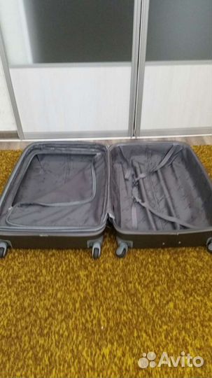 Чемодан на колесах большой