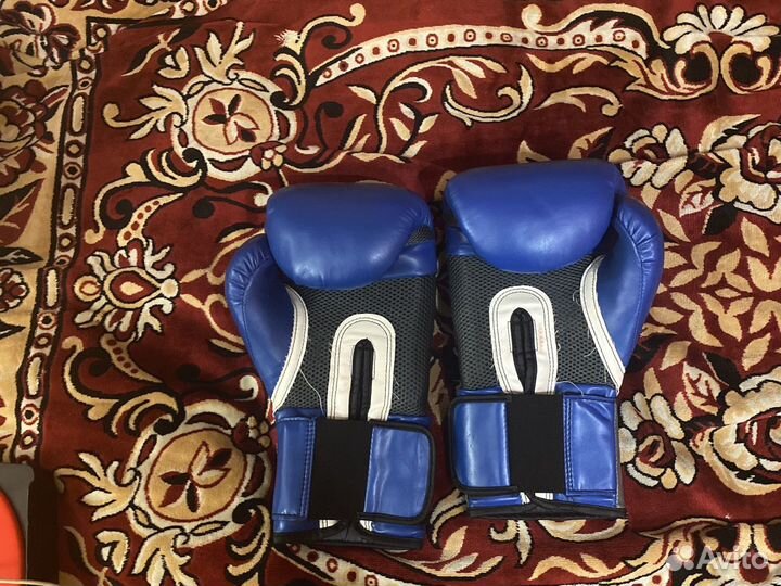 Боксёрские перчатки 16 oz
