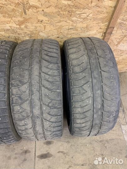 Bridgestone Blizzak Spike-02 SUV 275/40 R20 106