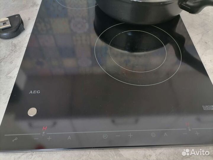 Электрическая варочная панель 2 комфорки AEG
