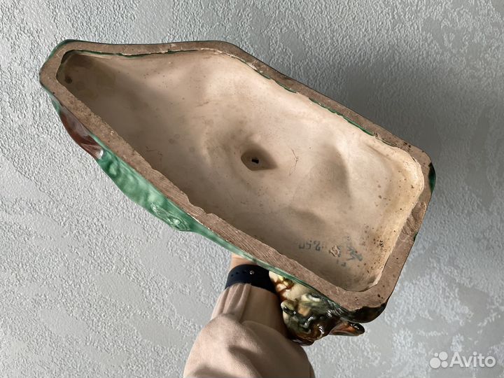Статуэтка собака с дичью