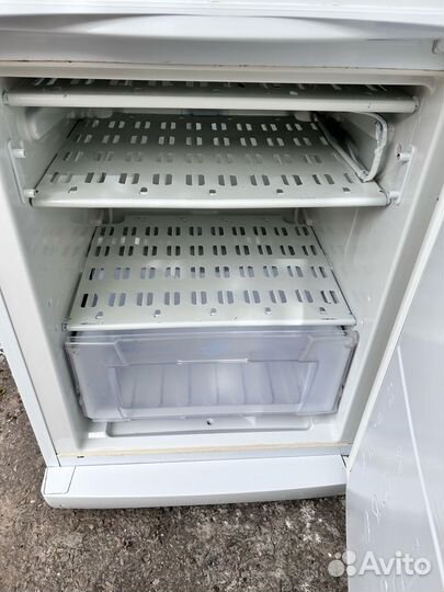 Холодильник Indesit SB167.027
