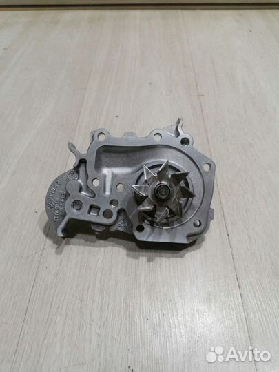 Помпа водяной насос Renault kangoo