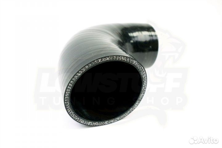 Патрубок силиконовый 90 град 63 мм в 57 мм длина 100 мм стенка 5мм черный