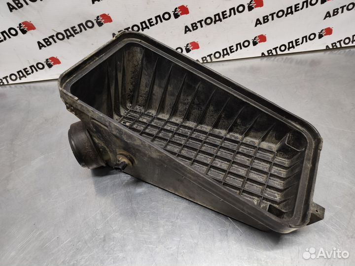 Корпус воздушного фильтра Toyota Camry SV30 1991 г