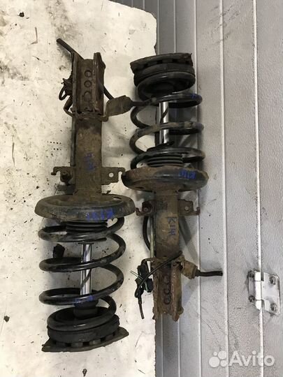 Амортизатор передний Renault Megane 3 Scenic 3